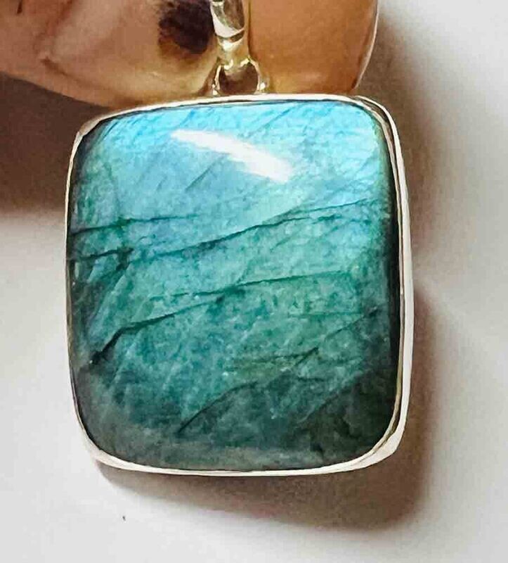 SILVER LABRADORITE SQUARE PENDANT