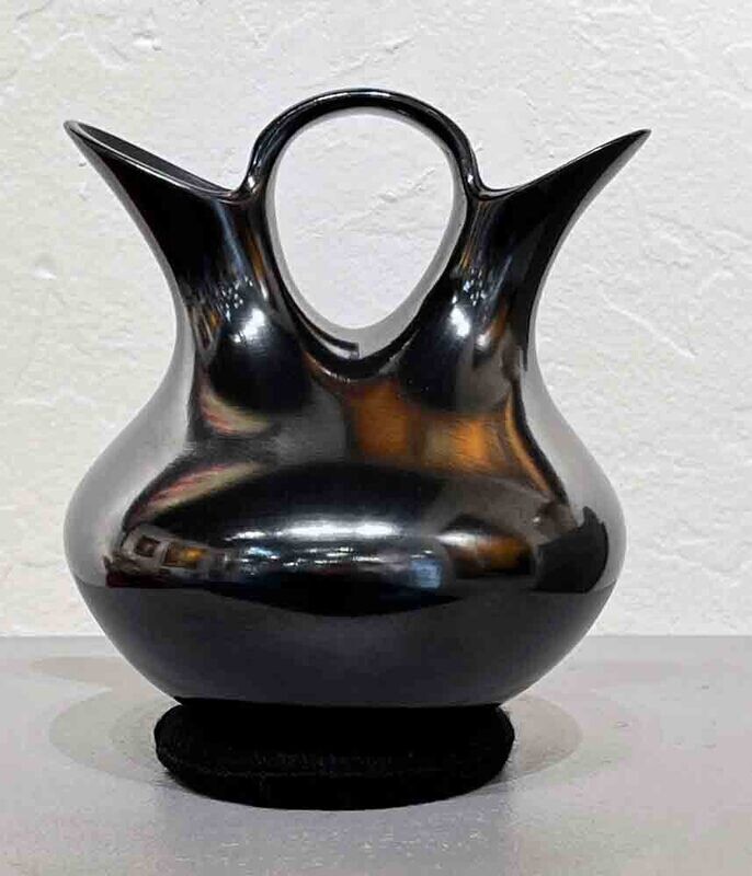 MATA ORTIZ GRAPHITE WEDDING VASE-MARTIN OLIVAS-6.5&quot; x 6&quot;