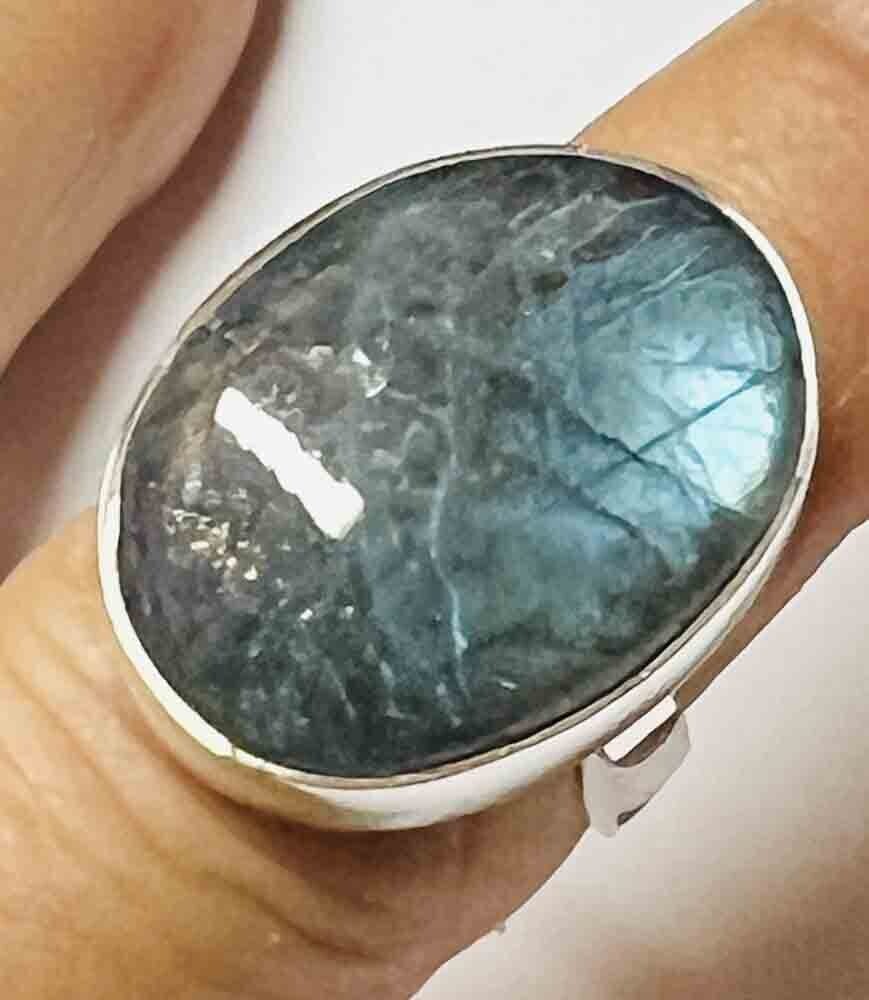 SILVER LABRADORITE OVAL RING - ADJ