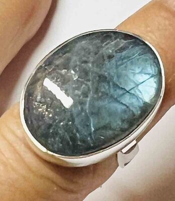 SILVER LABRADORITE OVAL RING - ADJ