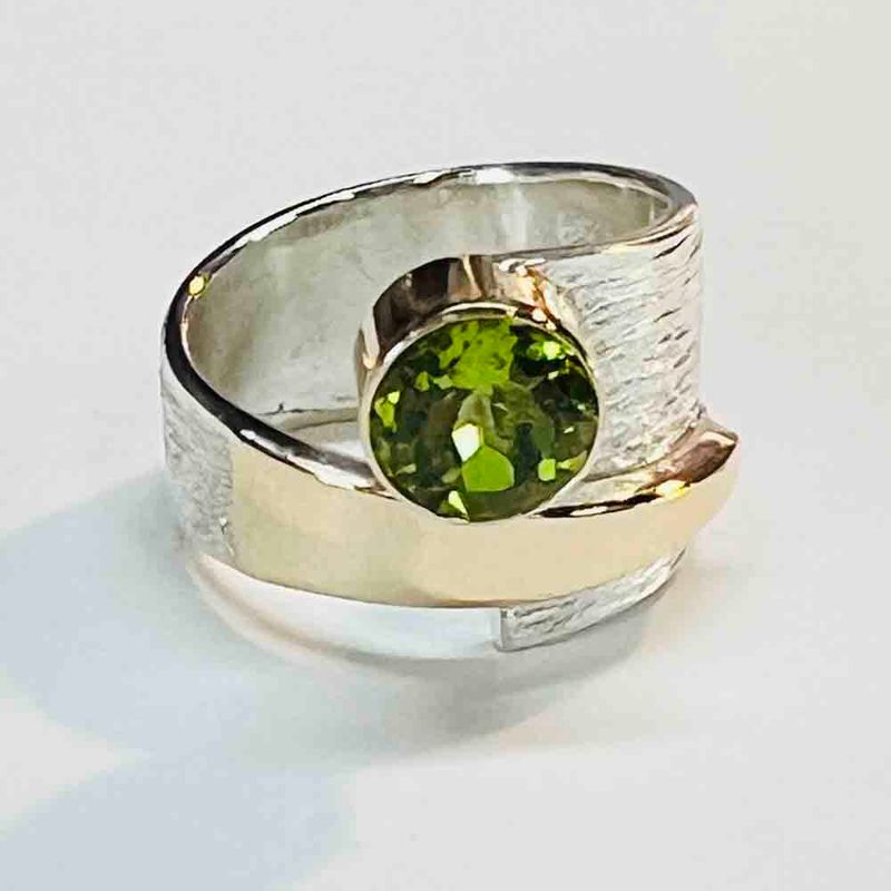 SILVER/14K PERIDOT WRAP RING SIZE-7