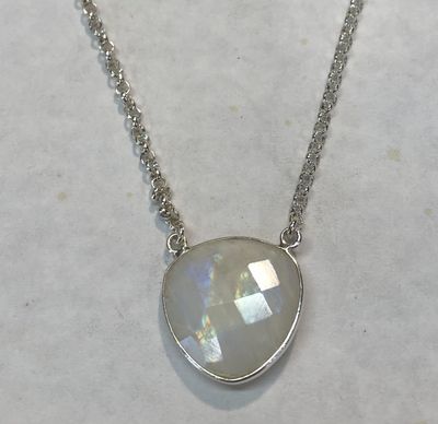SILVER FACETED MOONSTONE NECKLACE
