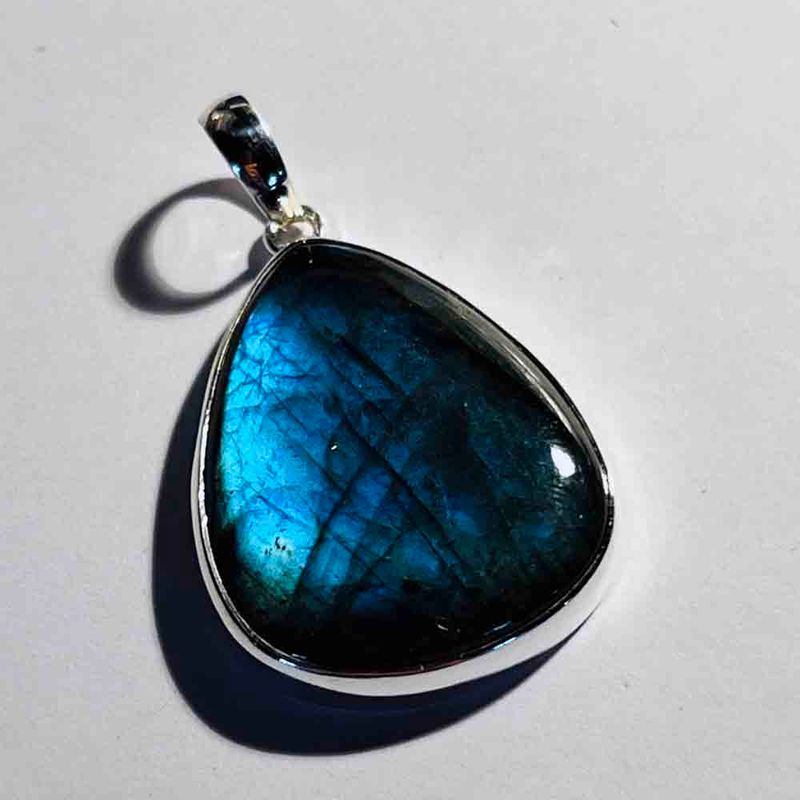 SILVER LABRADORITE TRIANGLE PENDANT