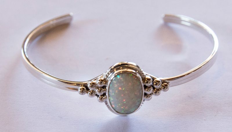 SILVER OVAL CUFF BRACELET NAVAJO-GRACE KENNETH