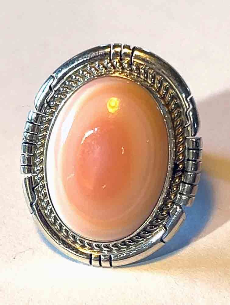 SILVER PINK CONCH OVAL RING NAVAJO-DAVE SKEETS-6.5