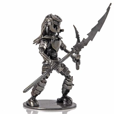 DUAL WIELDING PREDATOR WITH SPEAR