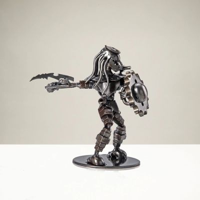 PREDATOR W/SWORD &amp; SHIELD