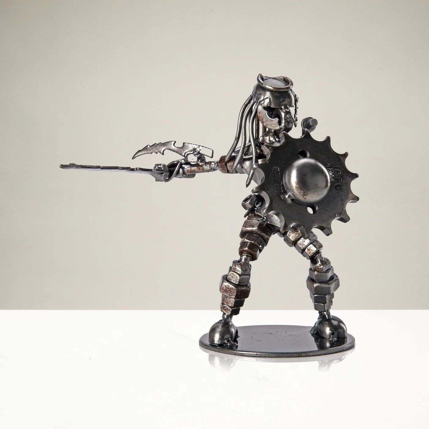 PREDATOR W/SWORD &amp; SHIELD