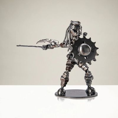 PREDATOR W/SWORD &amp; SHIELD