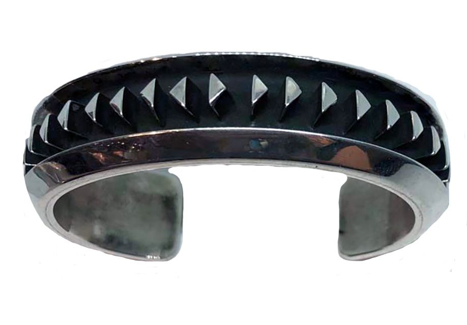 SILVER BRACELET NAVAJO-L. TAHE