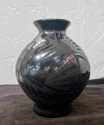 MATA ORTIZ BLACK &amp; GRAPHITE VASE 8" x 5"