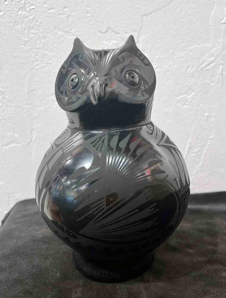 MATA ORTIZ BLACK &amp; GRAPHITE OWL VASE 7&quot; x 6&quot;