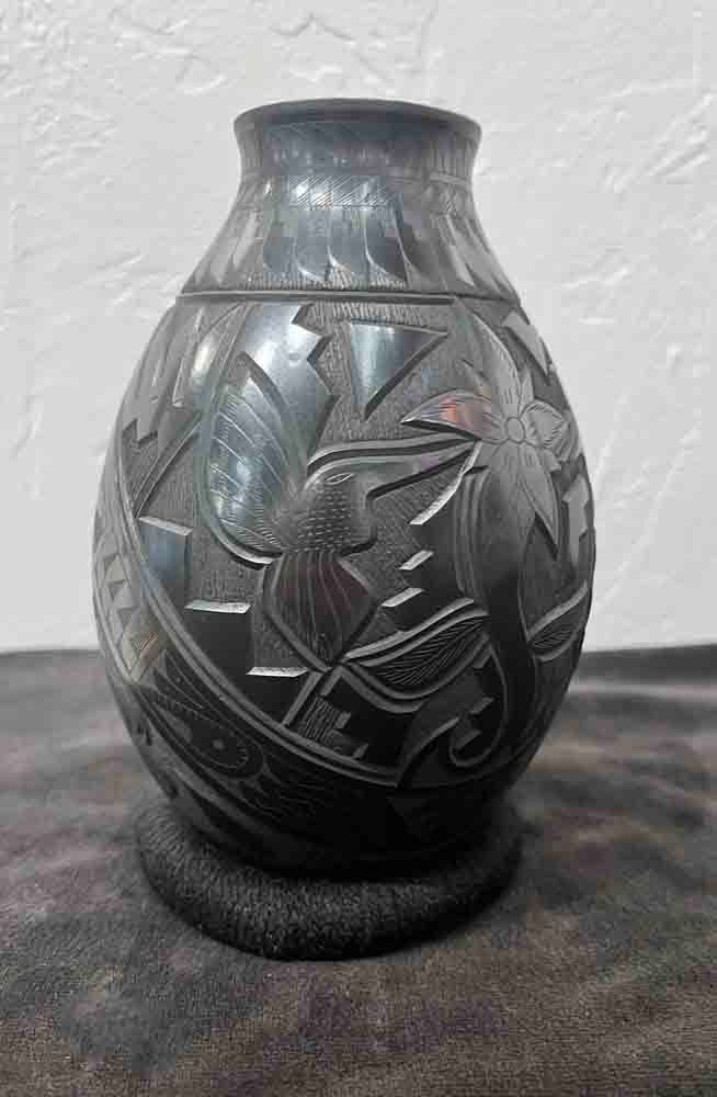 MATA ORTIZ BLACK ETCHED VASE 8" x 4.5"