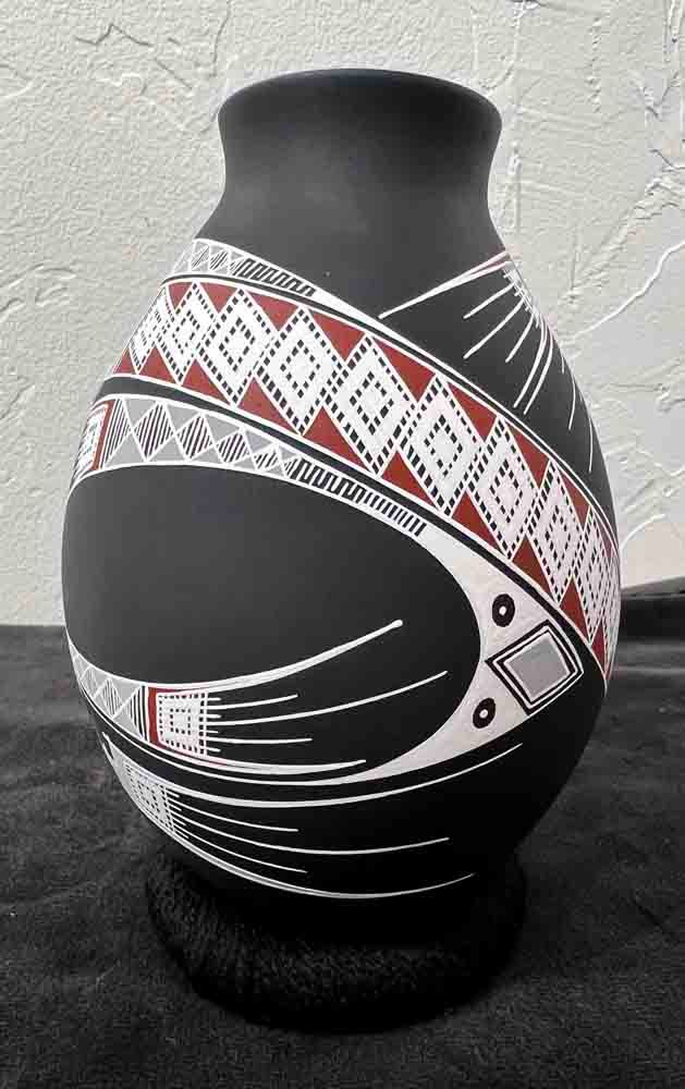 MATA ORTIZ BLACK, WHITE &amp; RED GEO VASE - 7 X 4