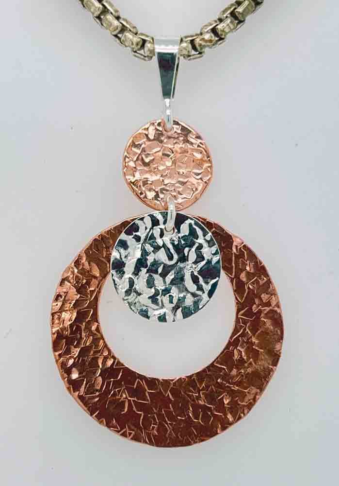 MIXED METALS HAMMERED DISCS PENDANT
