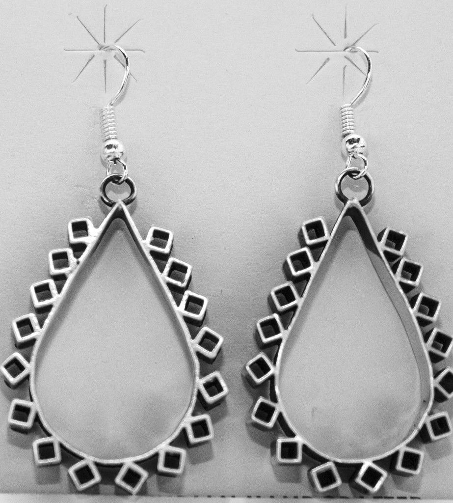 SS/OX STN TD SQ EARRINGS-LEANDER TAHE