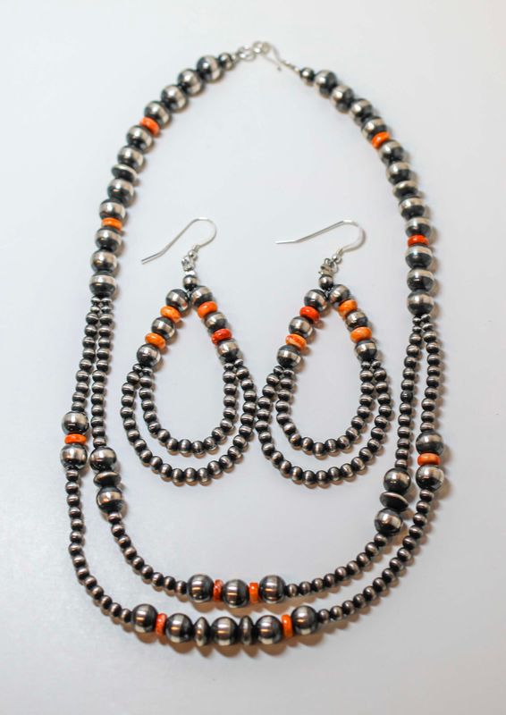 SILVER 16" NAVAJO PEARL & SPINY OYSTER NECKLACE & EARRING SET-JAN MARIANO SILVER 16" NAVAJO PEARL & SPINY OYSTER NECKLACE & EARRING SET-JAN MARIANO