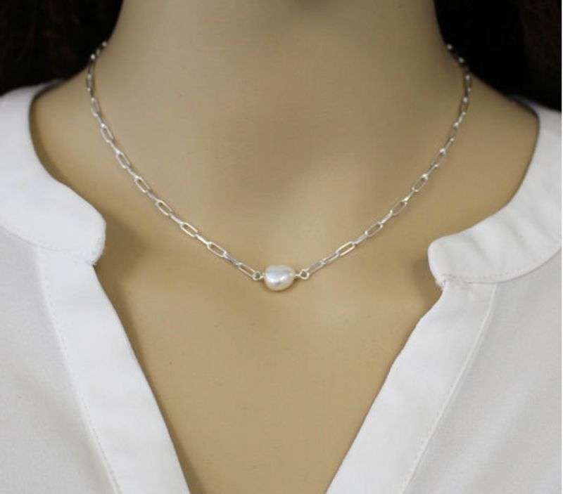 SILVER PEARL NECKLACE