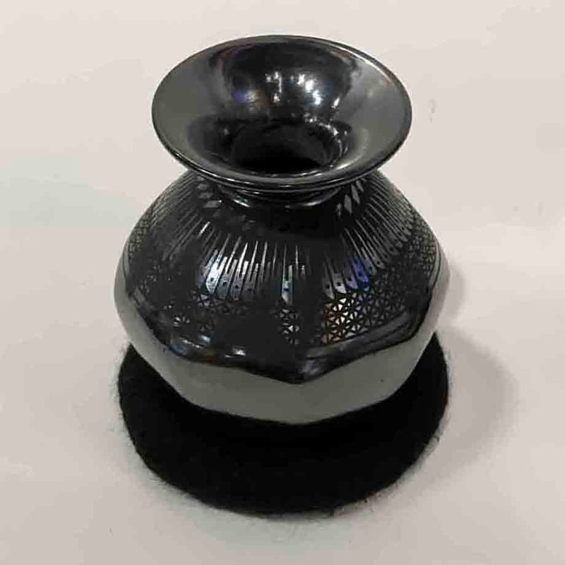 MATA ORTIZ BLACK GRAPHITE SM VASE - 4 X 3