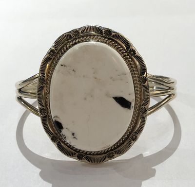 SILVER WHITE BUFFALO CUFF BRACELET NAVAJO-TOM LEWIS