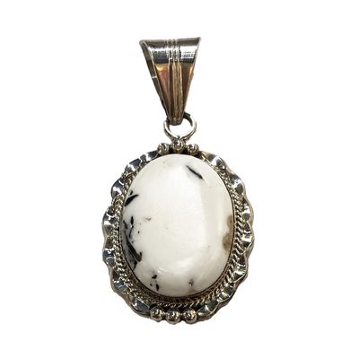 SILVER WHITE BUFFALO PENDANT NAVAJO-SAMUEL YELLOWHAIR