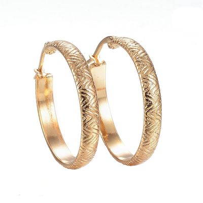 GOLD STAINLESS TRI DESIGN HOOP EARRINGS GOLD STAINLESS TRI DESIGN HOOP EARRINGS