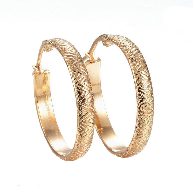 GOLD STAINLESS TRI DESIGN HOOP EARRINGS