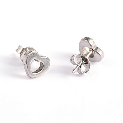 SILVER STAINLESS HEART STUD EARRINGS