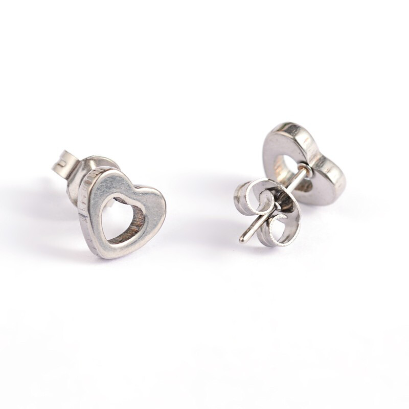 SILVER STAINLESS HEART STUD EARRINGS