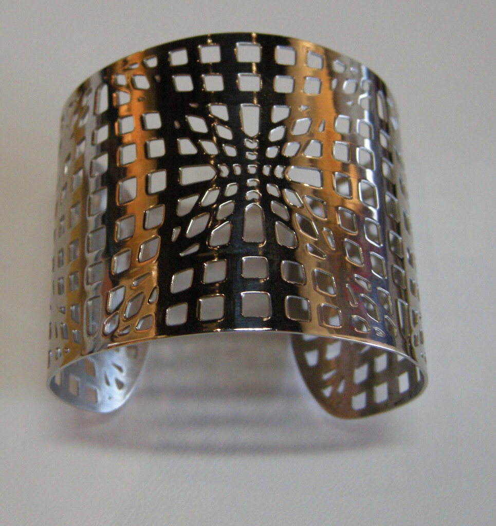 SILVER STAINLESS SPIDERWEB CUFF BRACELET FJCSP
