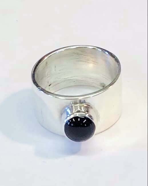 SS RING STACKS-RD LG BAND W/6MM STONES
