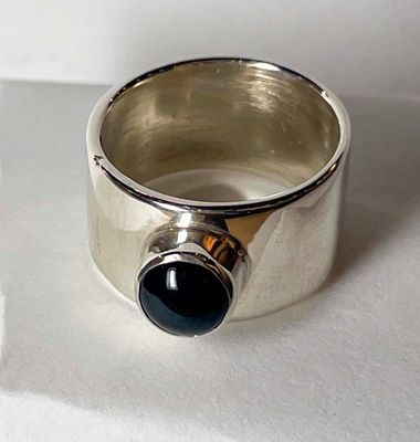 SS RING STACKS-RD LG BAND W/6MM STONES