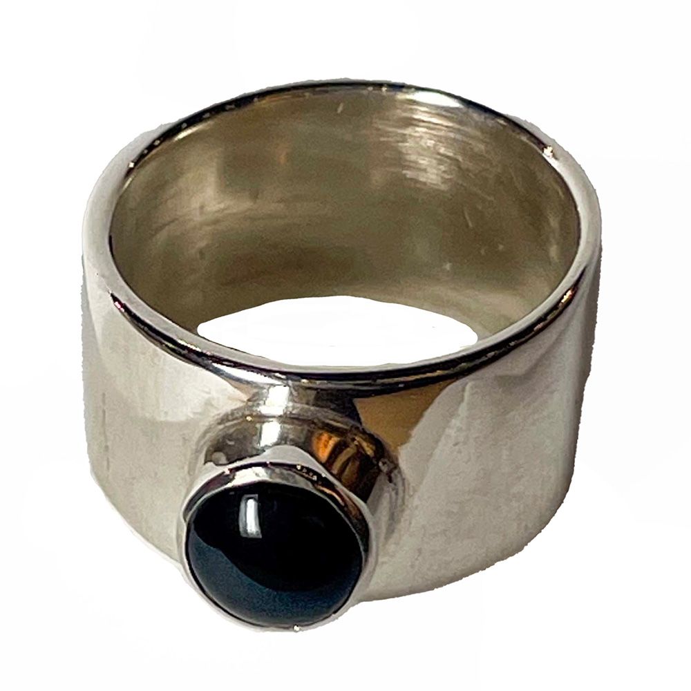 SILVER SMOOTH ONYX BAND RING