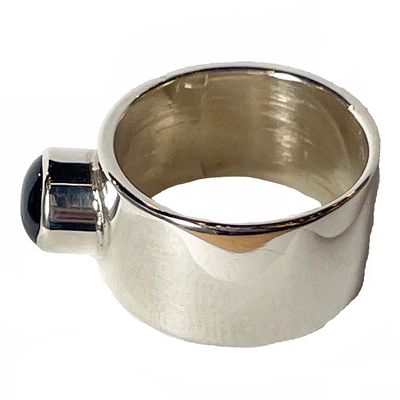 SILVER SMOOTH ONYX BAND RING