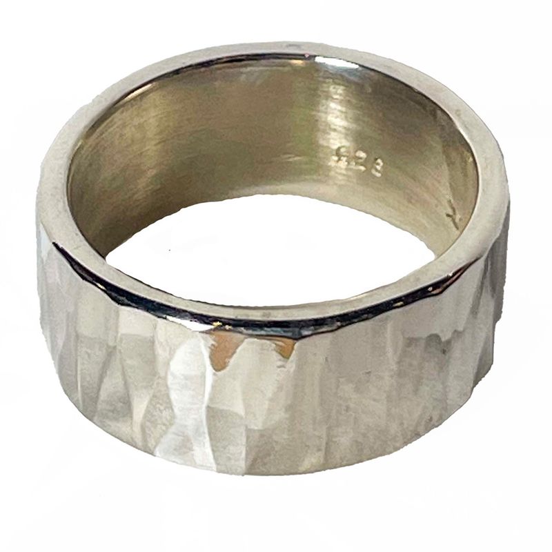 SILVER HAMMERED BAND RING