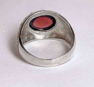 KWH SS RING W/8X10MM GARNET CAB