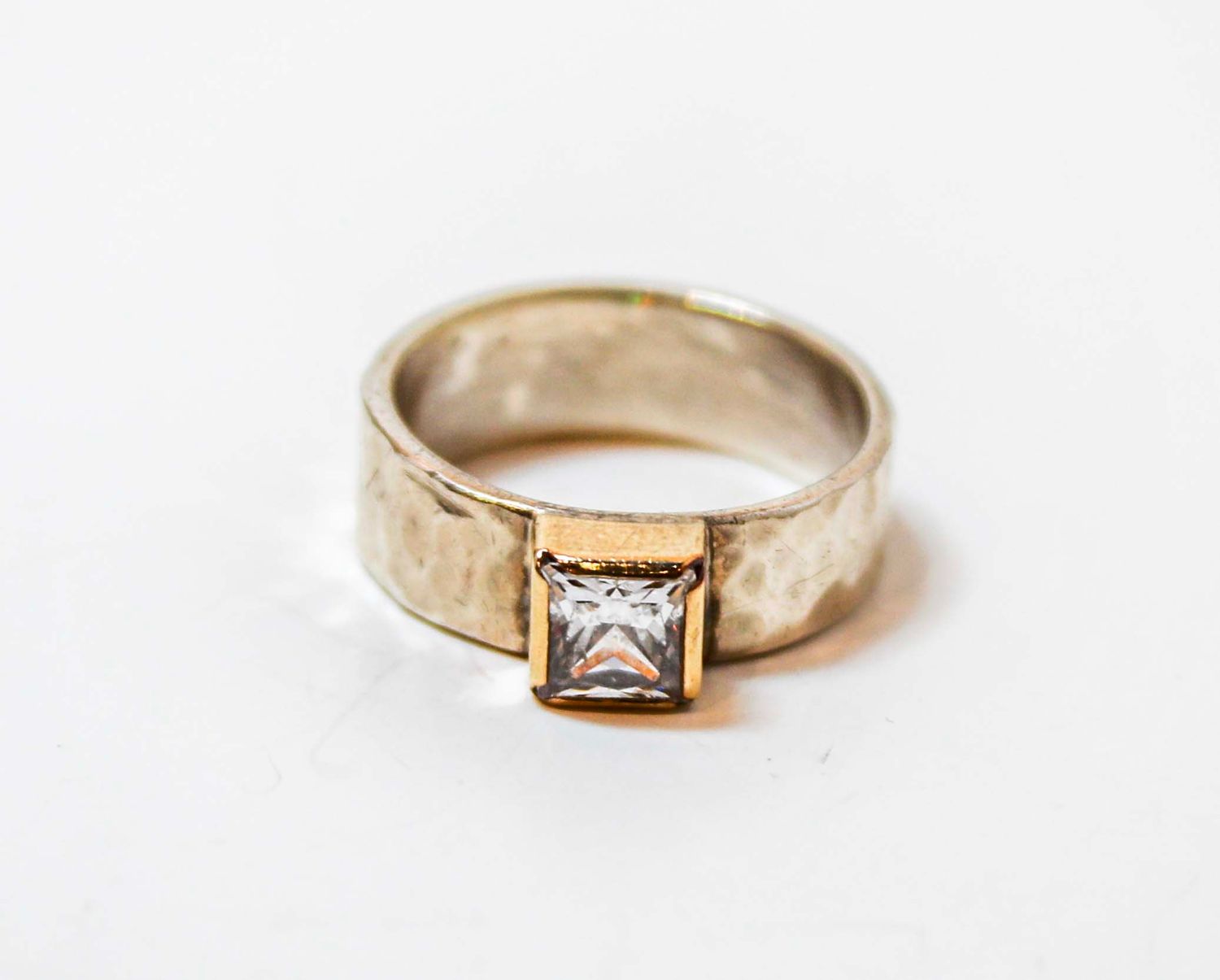 SS/14KT 7MM HMRD RING W/EMRD CUT 7X7MM