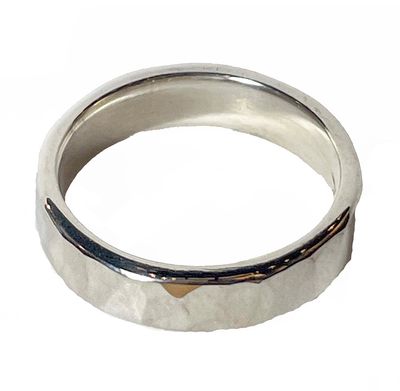 SILVER HAMMERED BAND RING