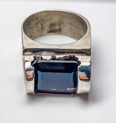 SILVER ABSTRACT TOPAZ RING