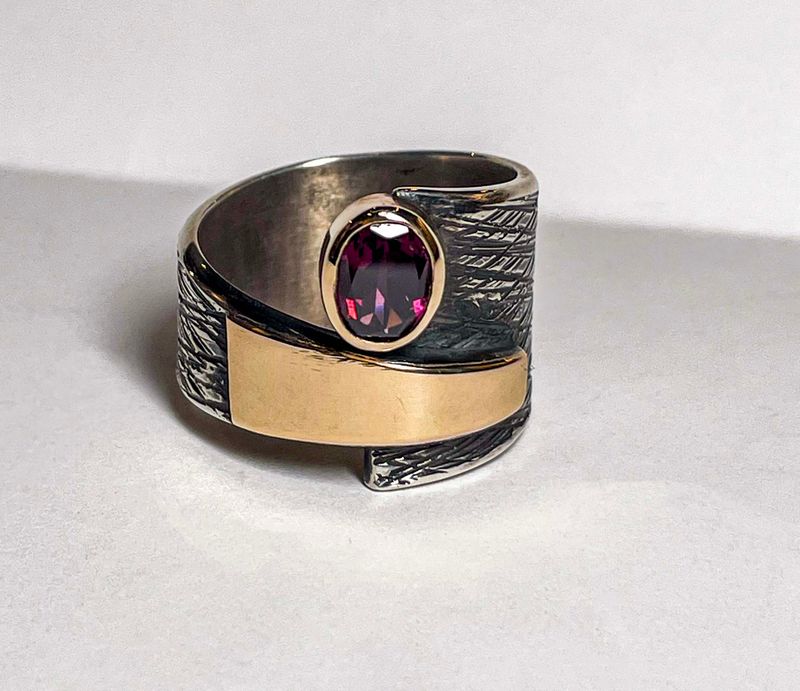 SS/14KT OXD RING W/8X6MM RHODOLITE GARNET