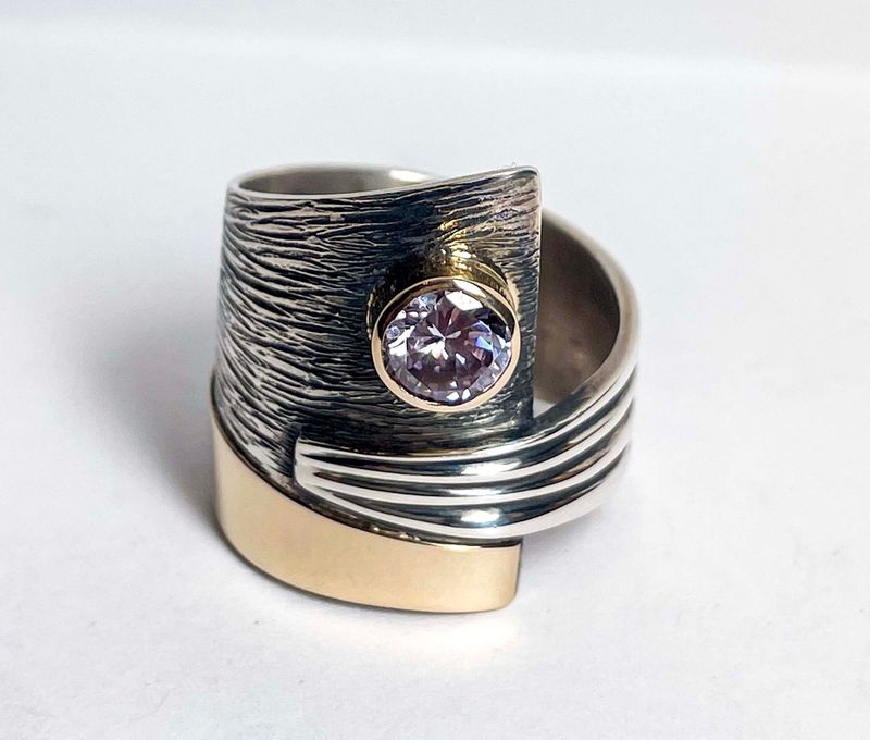 SS/14KT RING W/6 MM LAVENDER CZ
