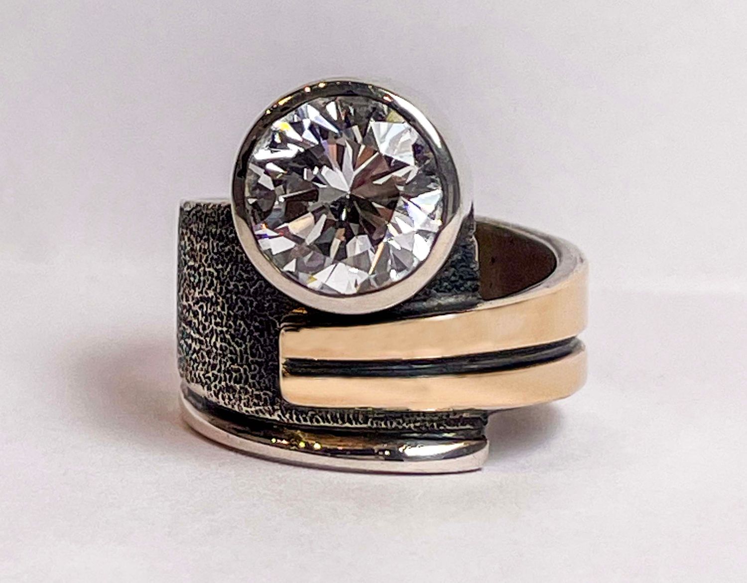 KWH SS/14KT RING W/10MM WHT CZ
