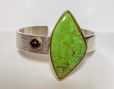 SS/14KT BRACELET W/GASPITE &amp; GARNET