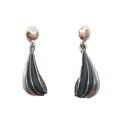 SILVER OXIDIZED FLUTED EARRINGS NAVAJO - JAMES BAHE