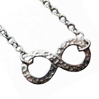 SILVER HAMMERED INFINITY NECKLACE