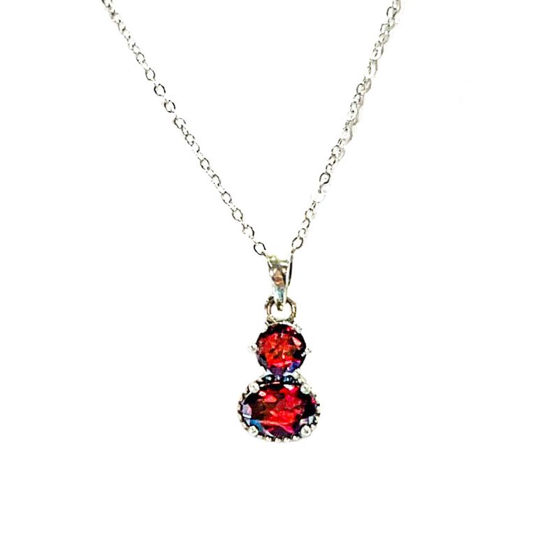 SILVER FACETED ROUND &amp; OVAL GARNET NECKLACE