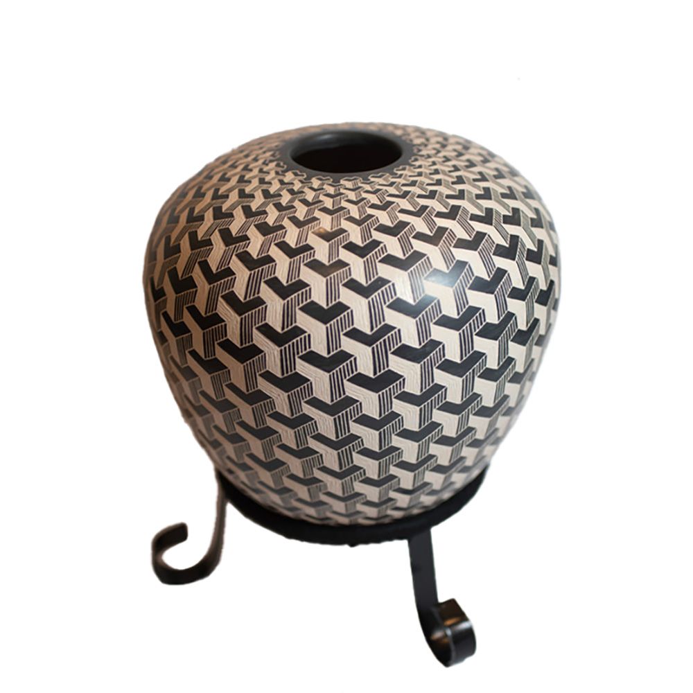 MATA ORTIZ DIMENSIONAL VASE - 7 x 7