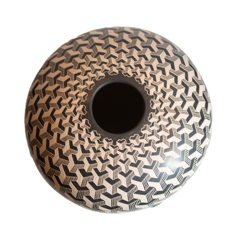 MATA ORTIZ DIMENSIONAL VASE - 7 x 7