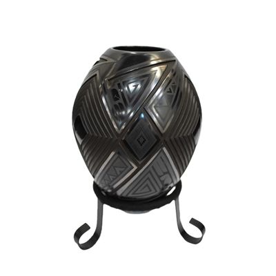 MATA ORTIZ BLACK CARVED DIAMOND VASE - 8 x 5.5