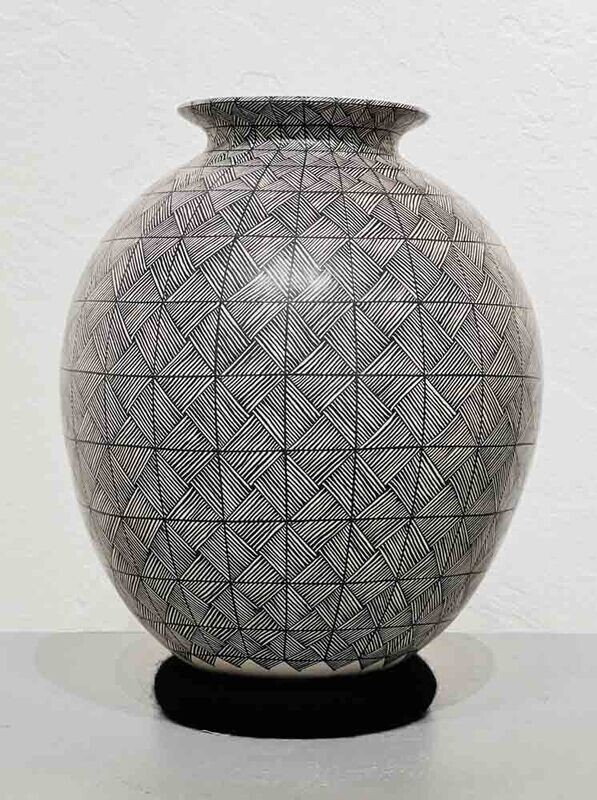 MATA ORTIZ MULTI DIMENSIONAL VASE-AUDE GONZALES-9.5" x 6"